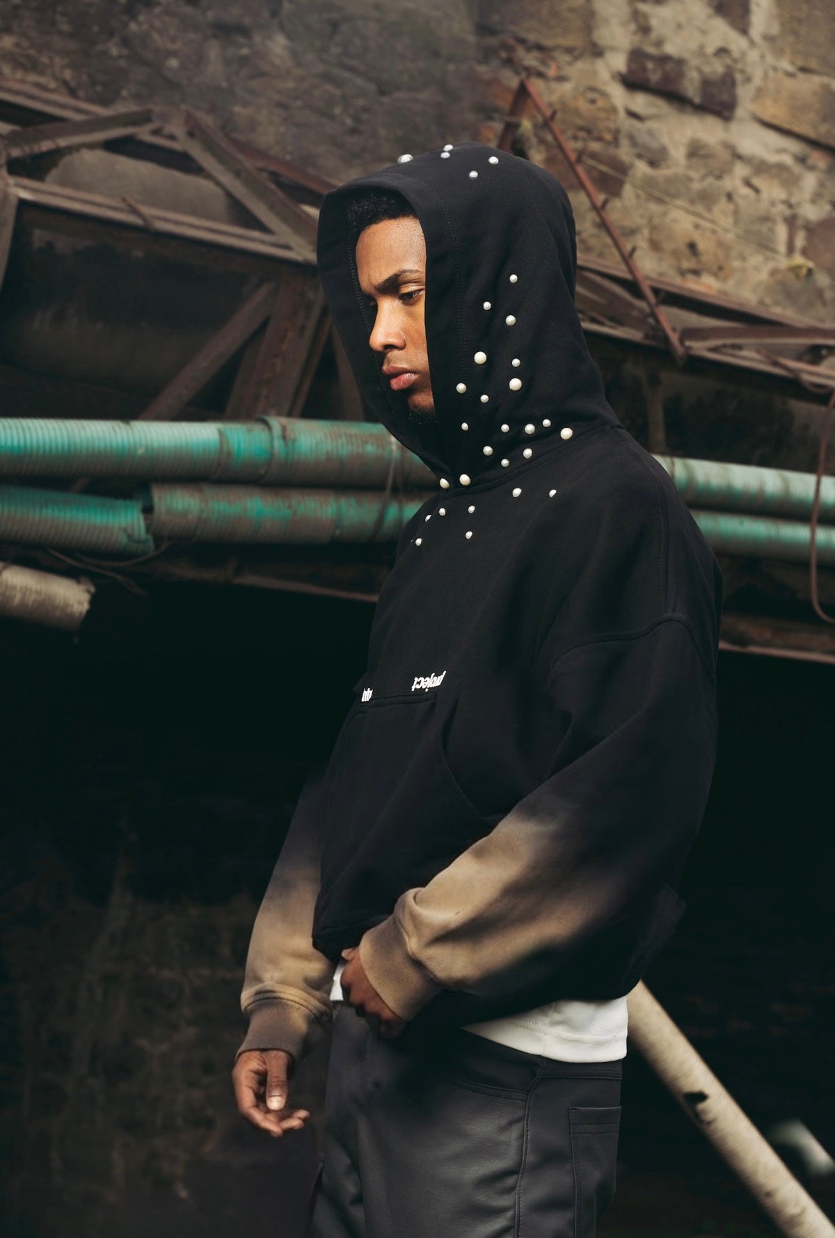Perlas hoodie negro