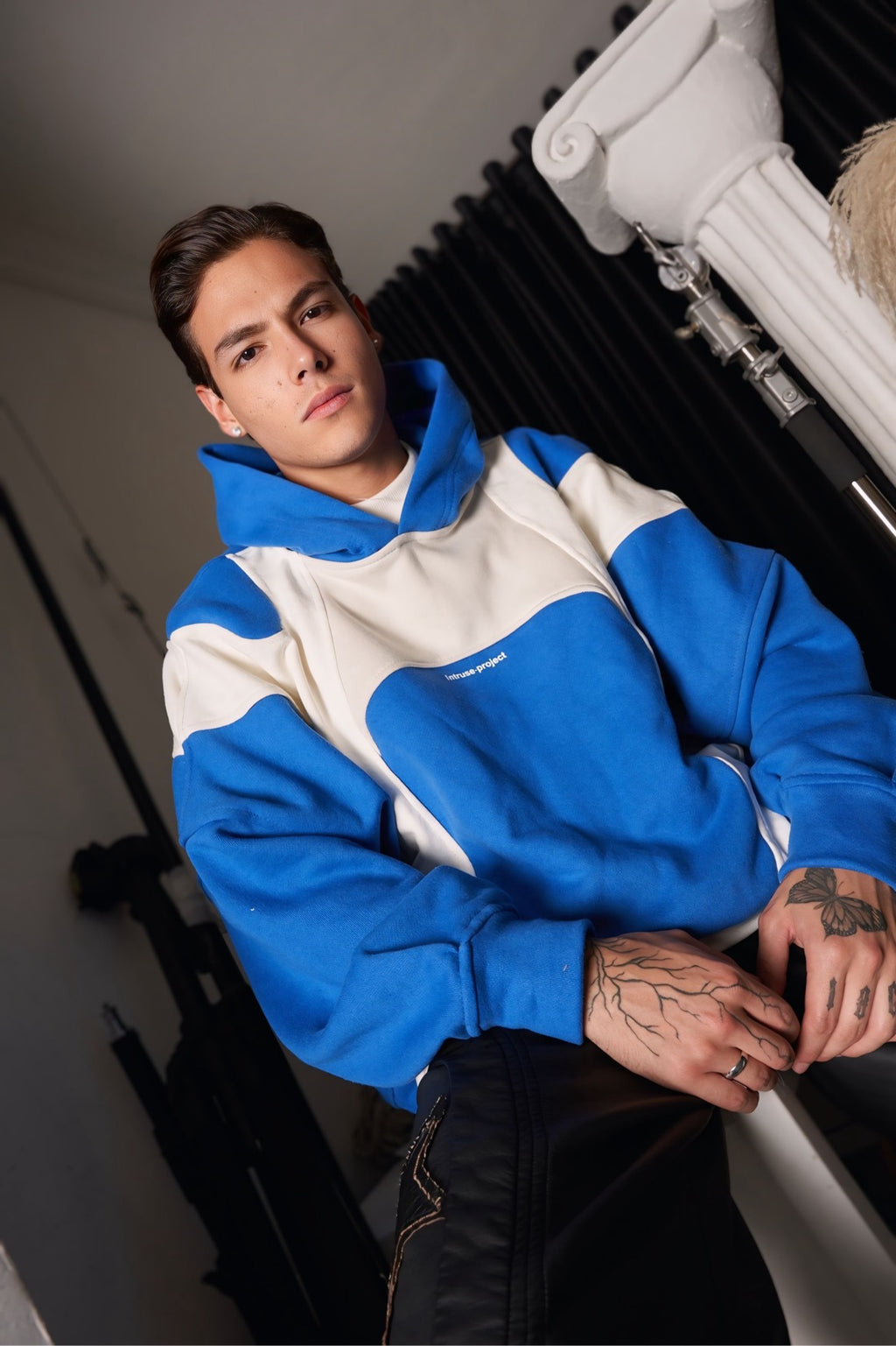 Clean lines hoodie azul