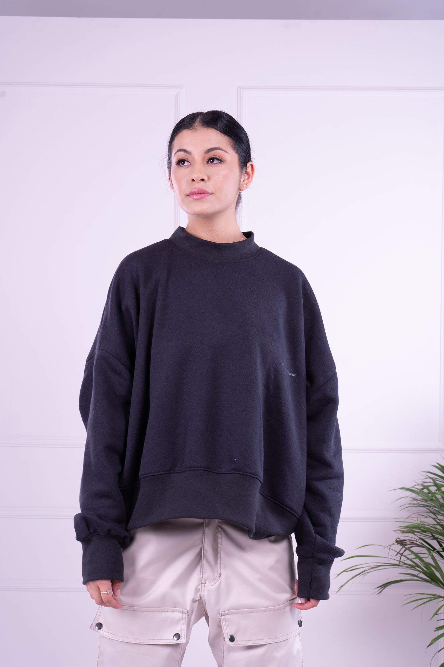 Cropped crewneck negro